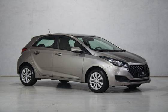 HYUNDAI HB20 1.0 COMFORT PLUS 12V TURBO FLEX 4P MANUAL HYUNDAI HB20 1.0 COMFORT PLUS 12V TURBO FLEX 4P MANUAL